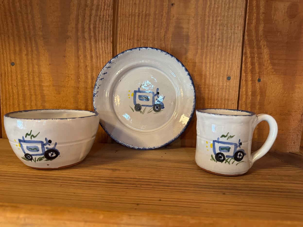 Bird painted pottery set